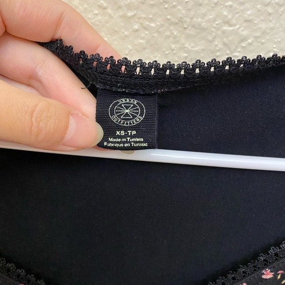 UO London sweetheart mesh top - Picture 4 of 7